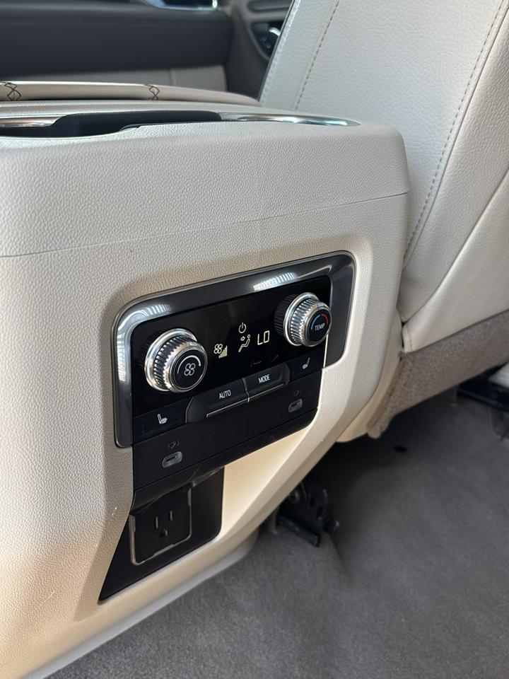 2021 GMC Yukon Denali - Photo 28