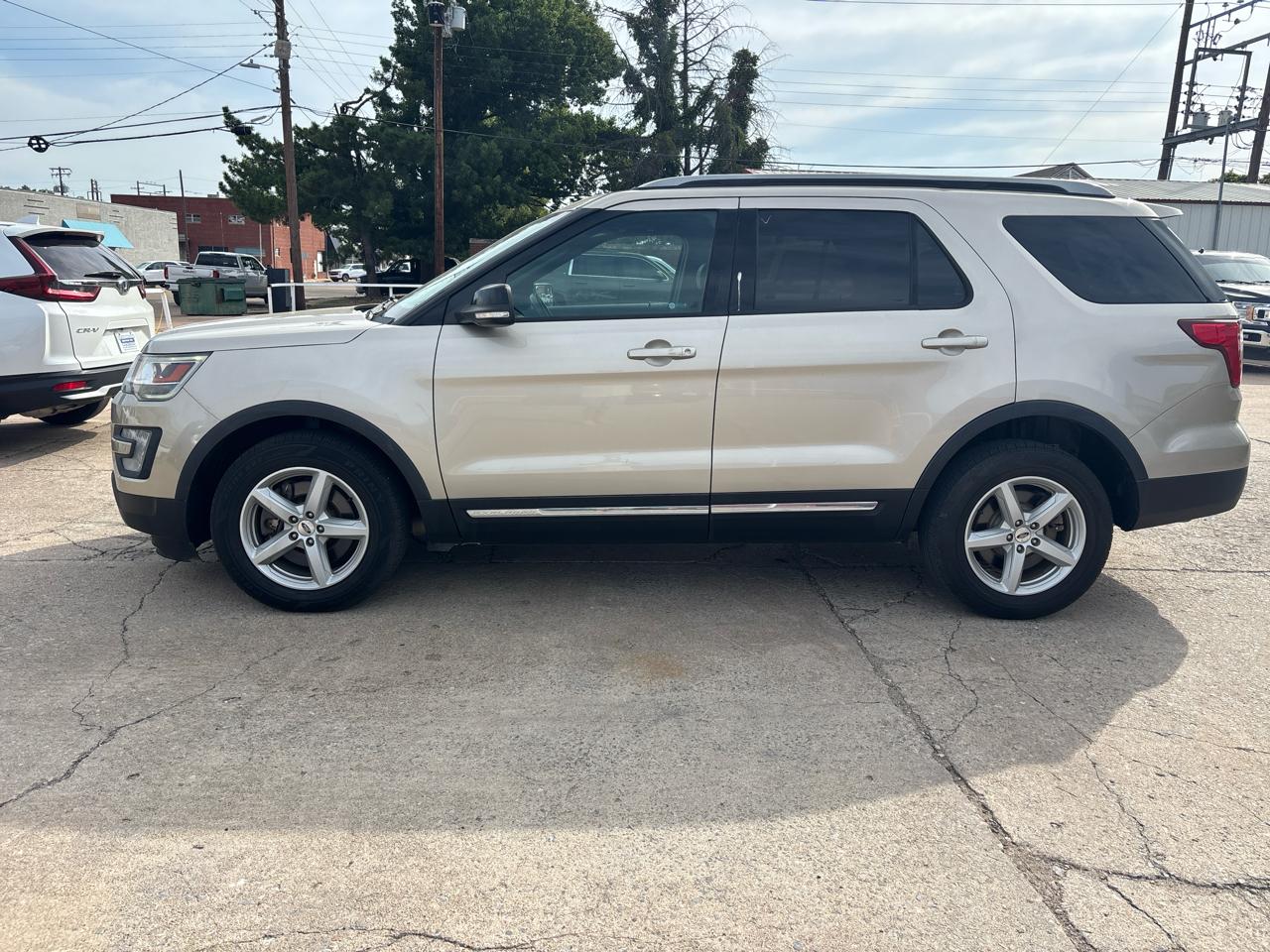 Ford Explorer XLT 4WD 2017