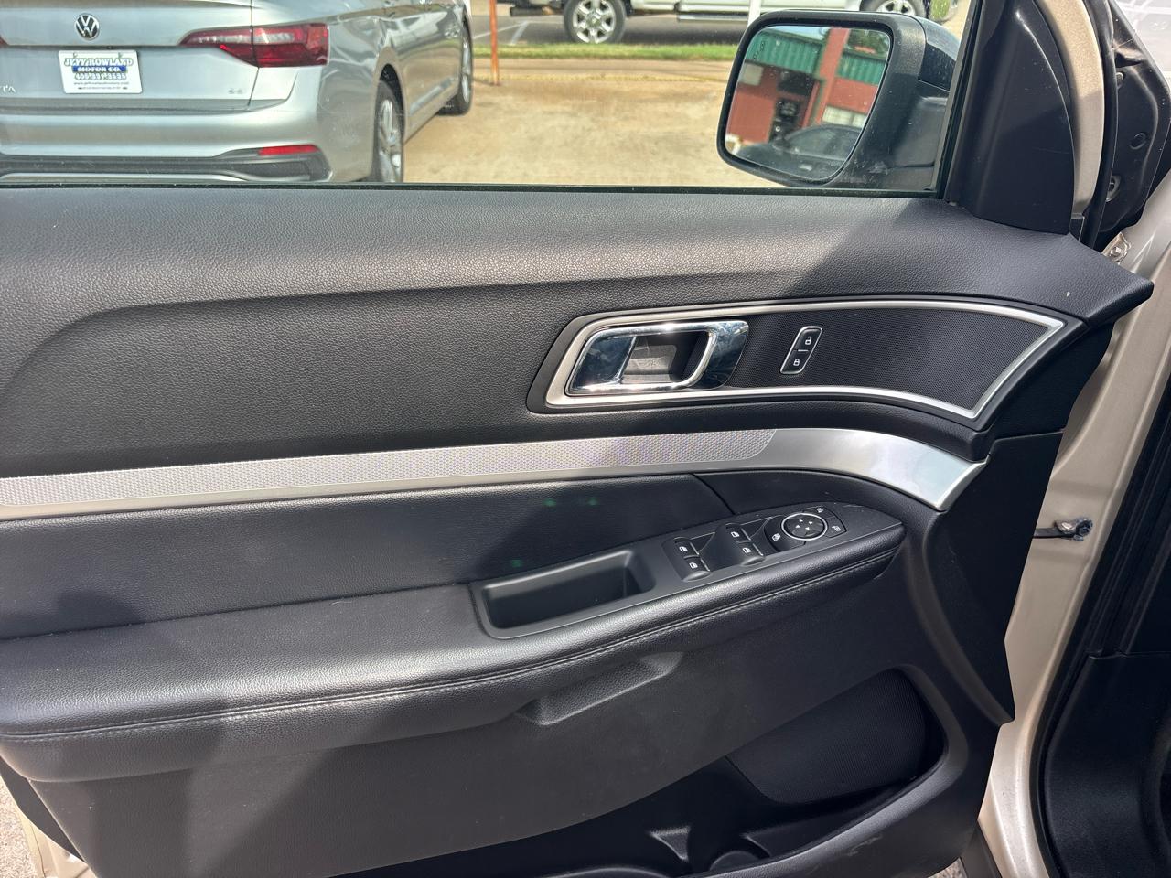 Ford Explorer XLT 4WD 2017