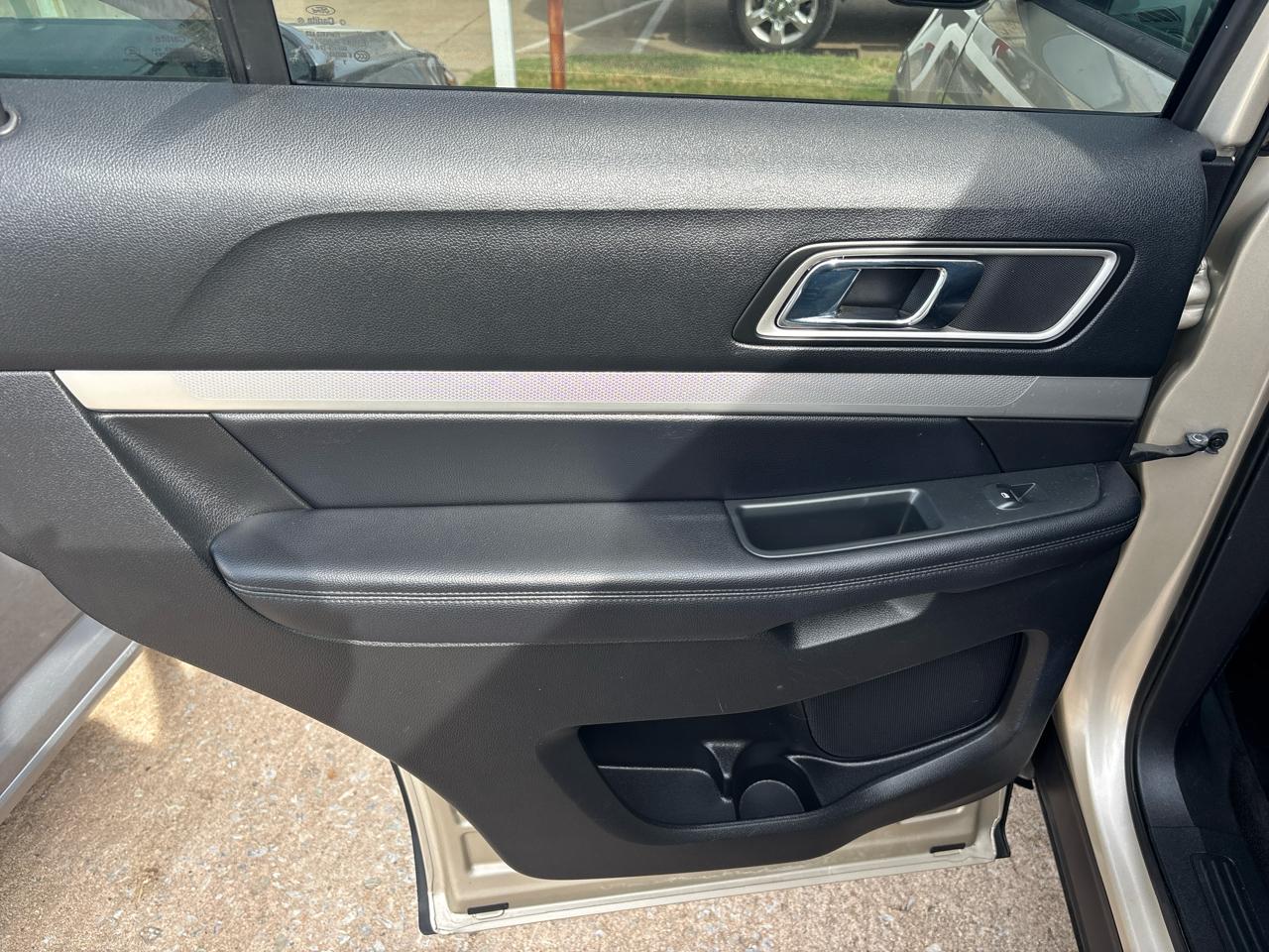 Ford Explorer XLT 4WD 2017