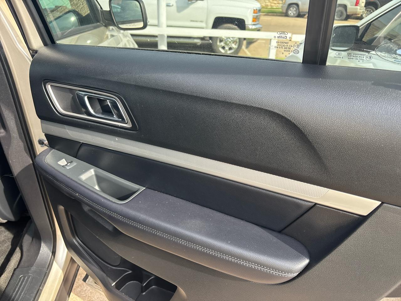 Ford Explorer XLT 4WD 2017