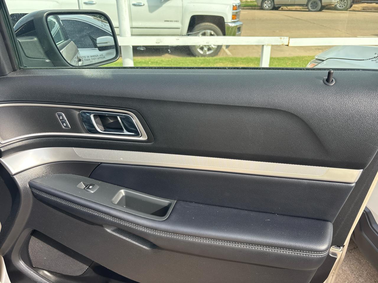 Ford Explorer XLT 4WD 2017