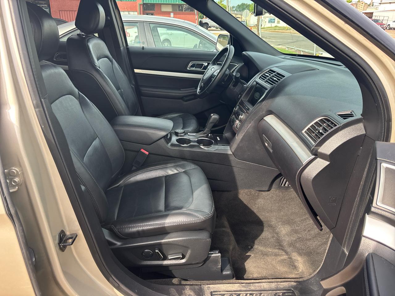 Ford Explorer XLT 4WD 2017