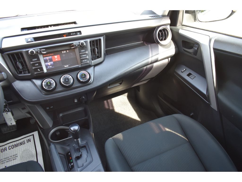 Toyota RAV4 LE AWD 2017 Toyota RAV4 LE AWD 2017