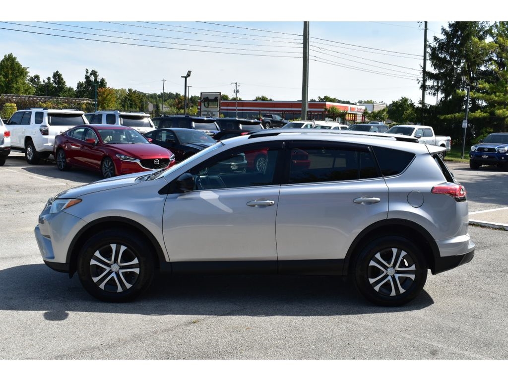 Toyota RAV4 LE AWD 2017 Toyota RAV4 LE AWD 2017