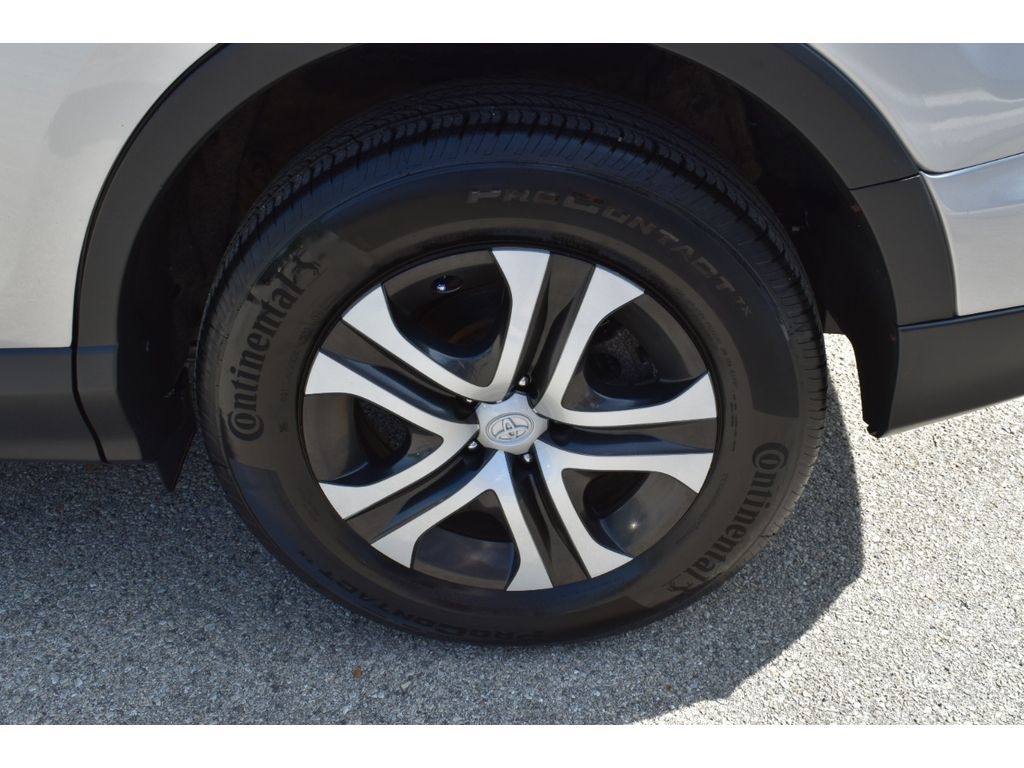 Toyota RAV4 LE AWD 2017 Toyota RAV4 LE AWD 2017