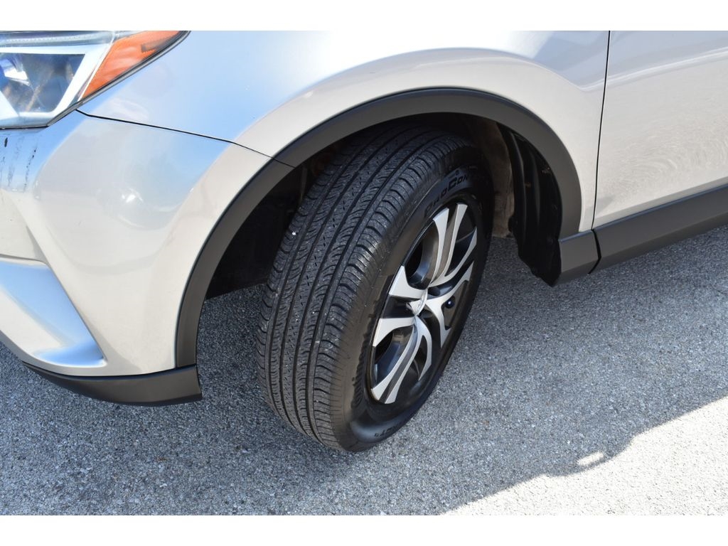 Toyota RAV4 LE AWD 2017 Toyota RAV4 LE AWD 2017