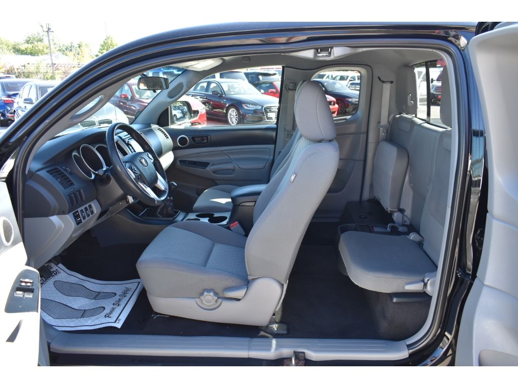 2014 Toyota Tacoma Base 4x4 photo 3