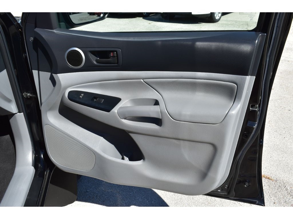 2014 Toyota Tacoma Base 4x4 photo 22