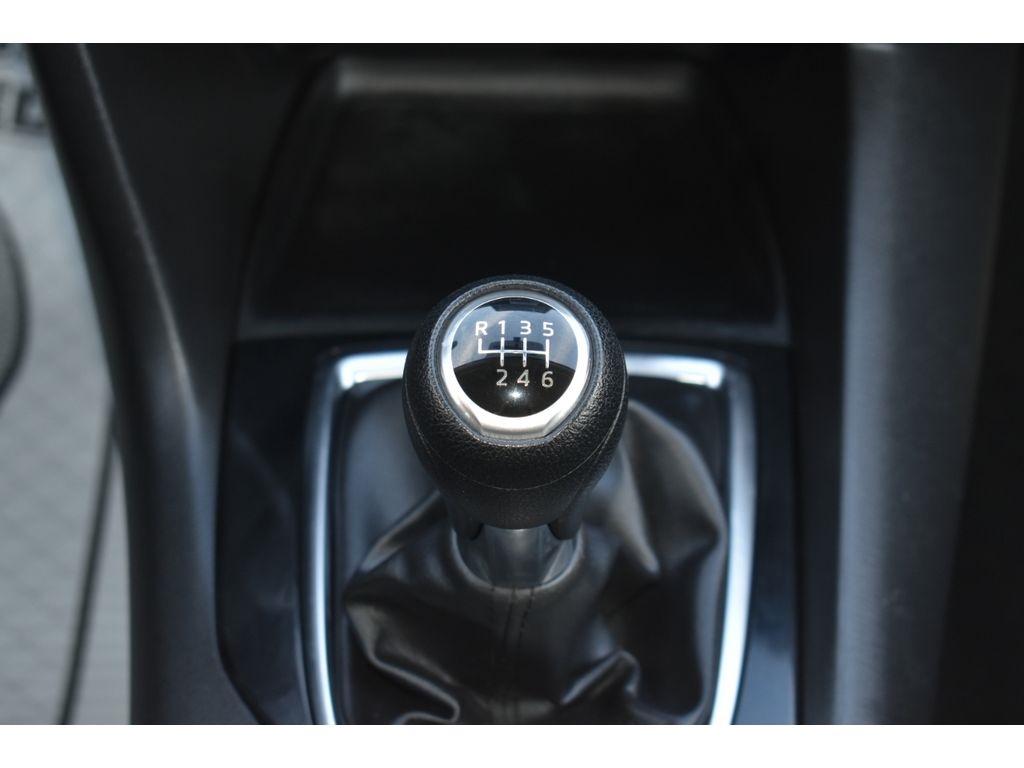 2015 Mazda Mazda3 i Sport photo 8