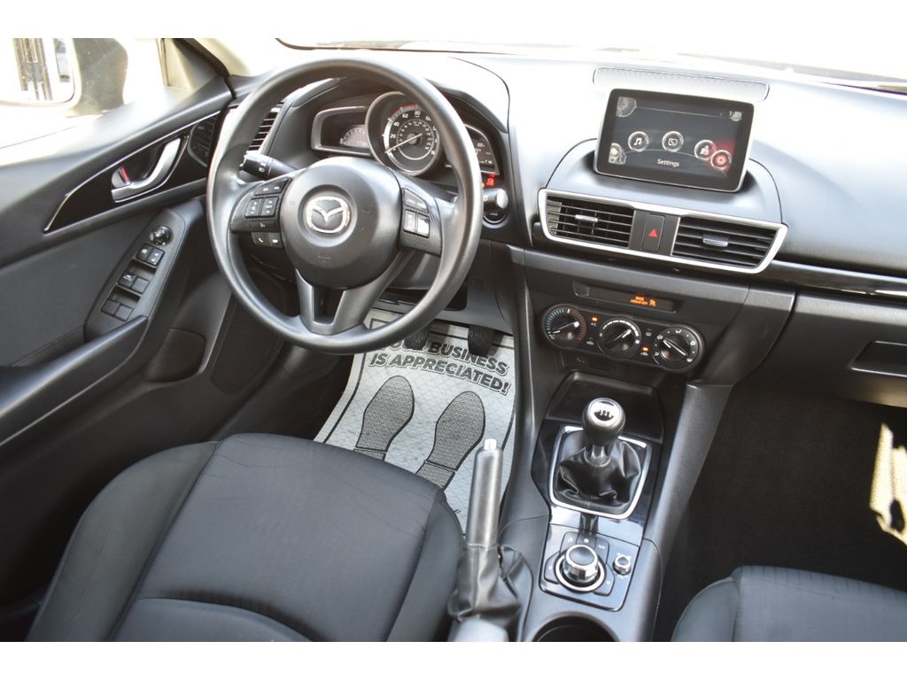 2015 Mazda Mazda3 i Sport photo 11