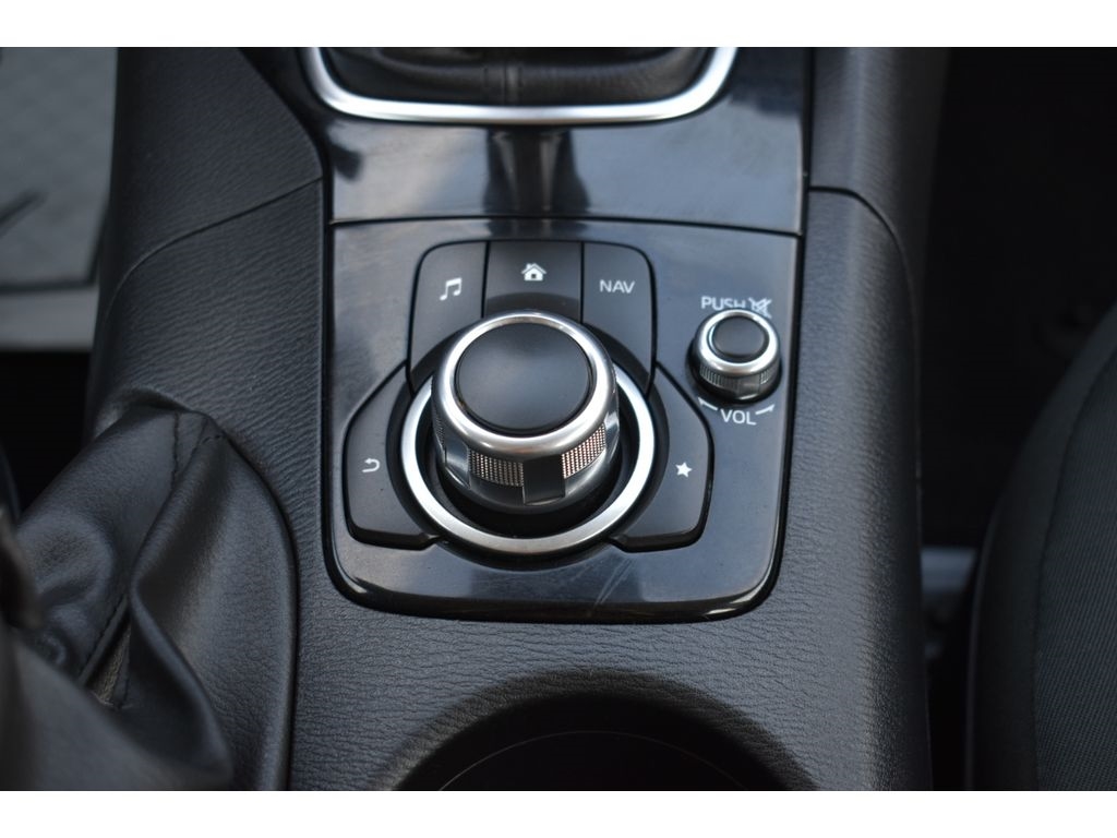 2015 Mazda Mazda3 i Sport photo 15