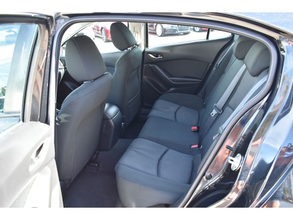 2015 Mazda Mazda3 i Sport photo 17