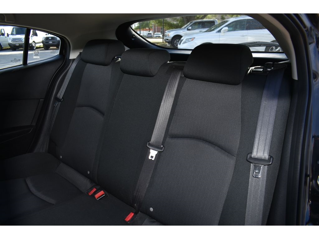 2015 Mazda Mazda3 i Sport photo 18