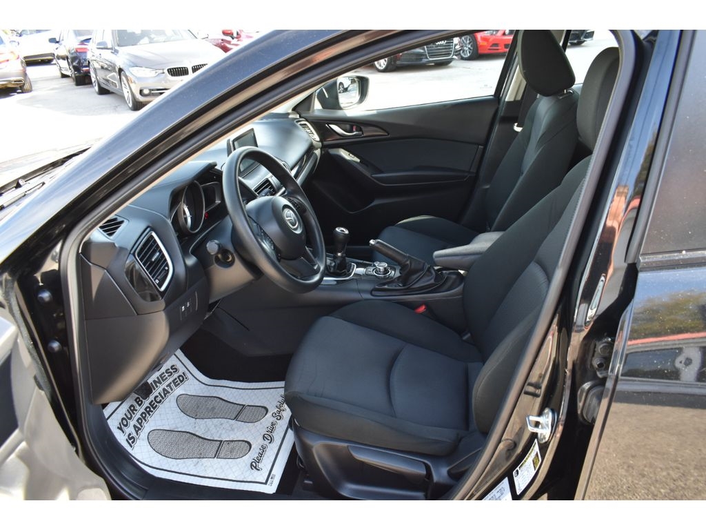 2015 Mazda Mazda3 i Sport photo 21