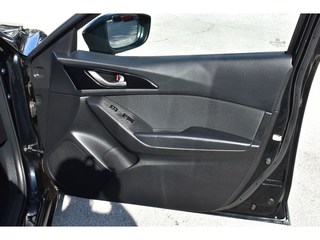 2015 Mazda Mazda3 i Sport photo 24