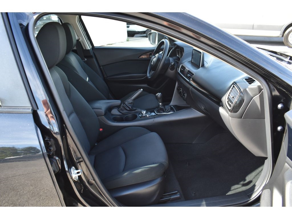 2015 Mazda Mazda3 i Sport photo 25