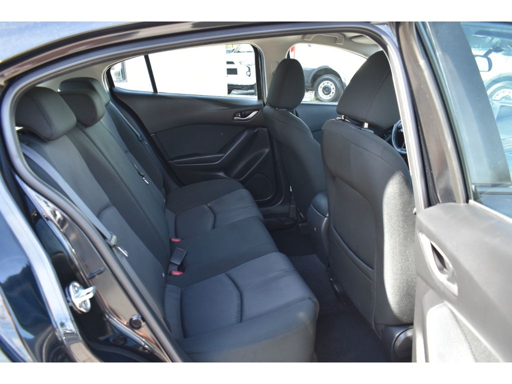 2015 Mazda Mazda3 i Sport photo 27
