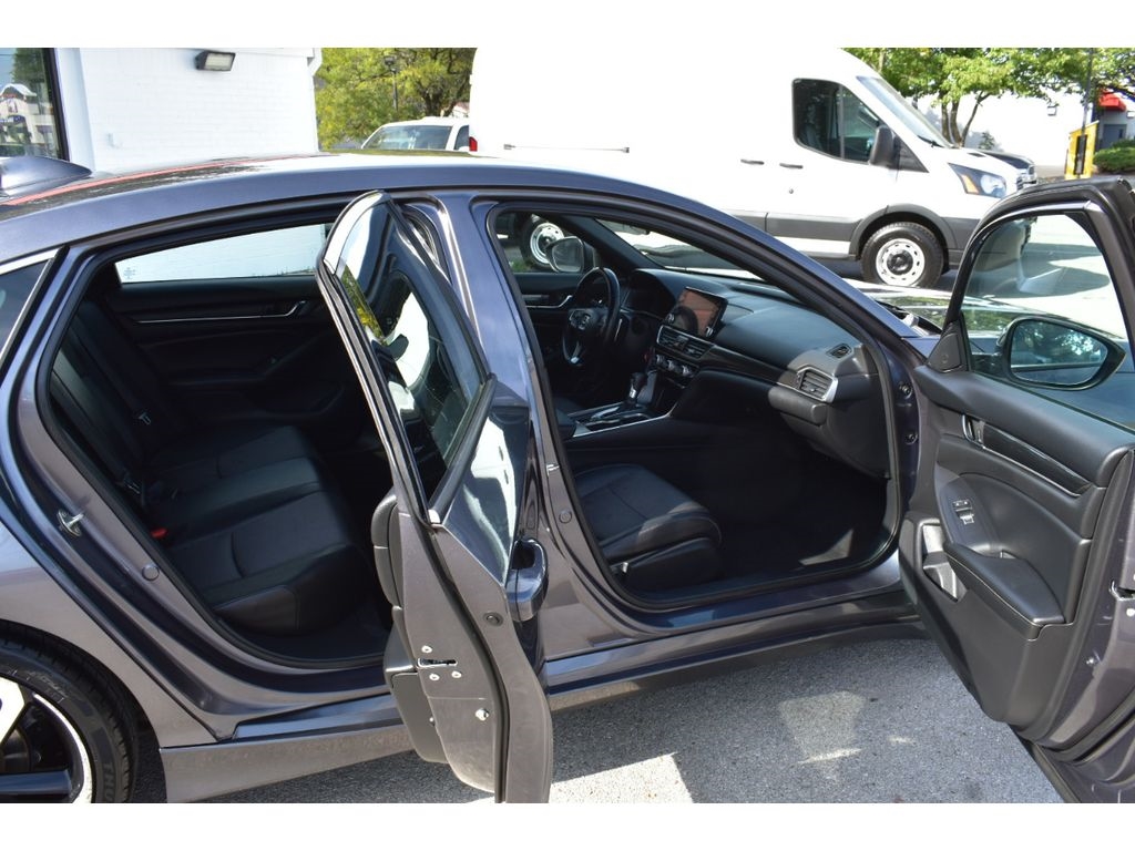2019 Honda Accord Sport photo 3