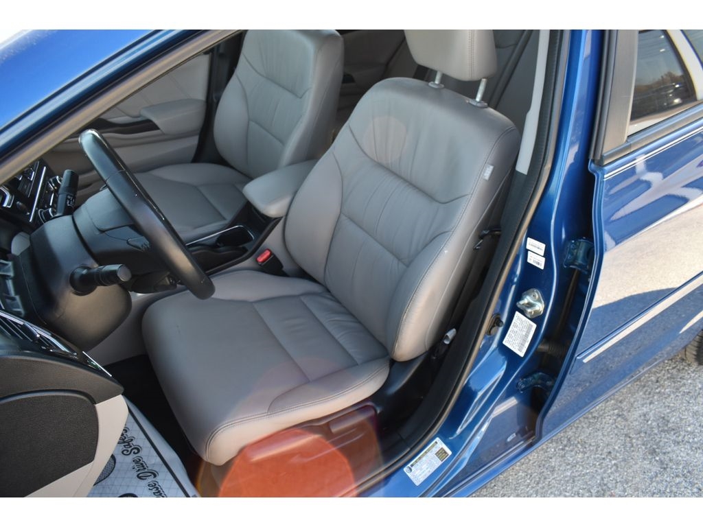 Honda Civic EX-L Sedan 5-Speed AT 2013