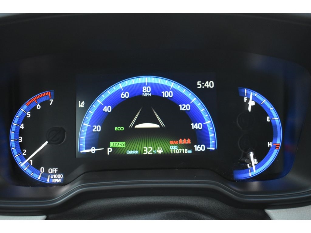 Toyota Corolla LE Hybrid 2022