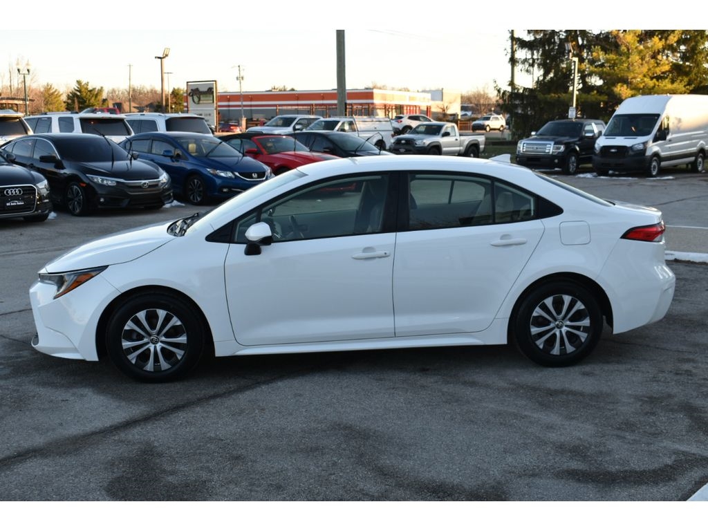 Toyota Corolla LE Hybrid 2022