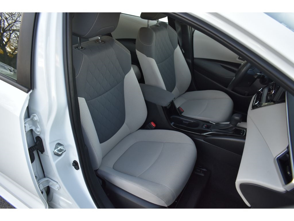 Toyota Corolla LE Hybrid 2022