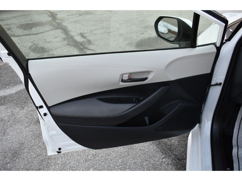 Toyota Corolla LE Hybrid 2022