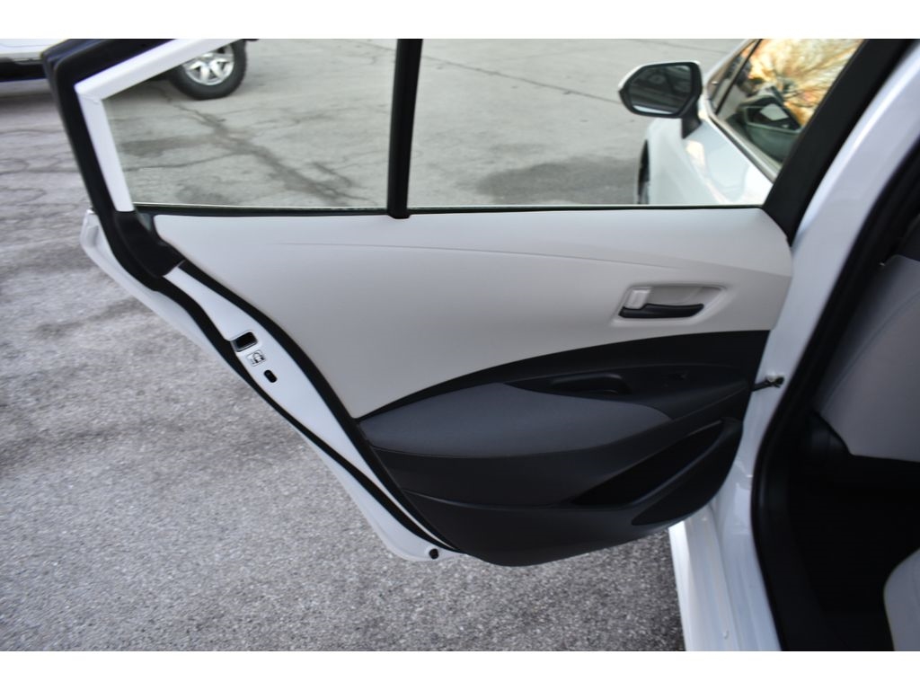 Toyota Corolla LE Hybrid 2022