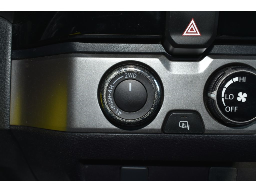 Toyota Tacoma SR5 Access Cab V6 6AT 4WD 2016