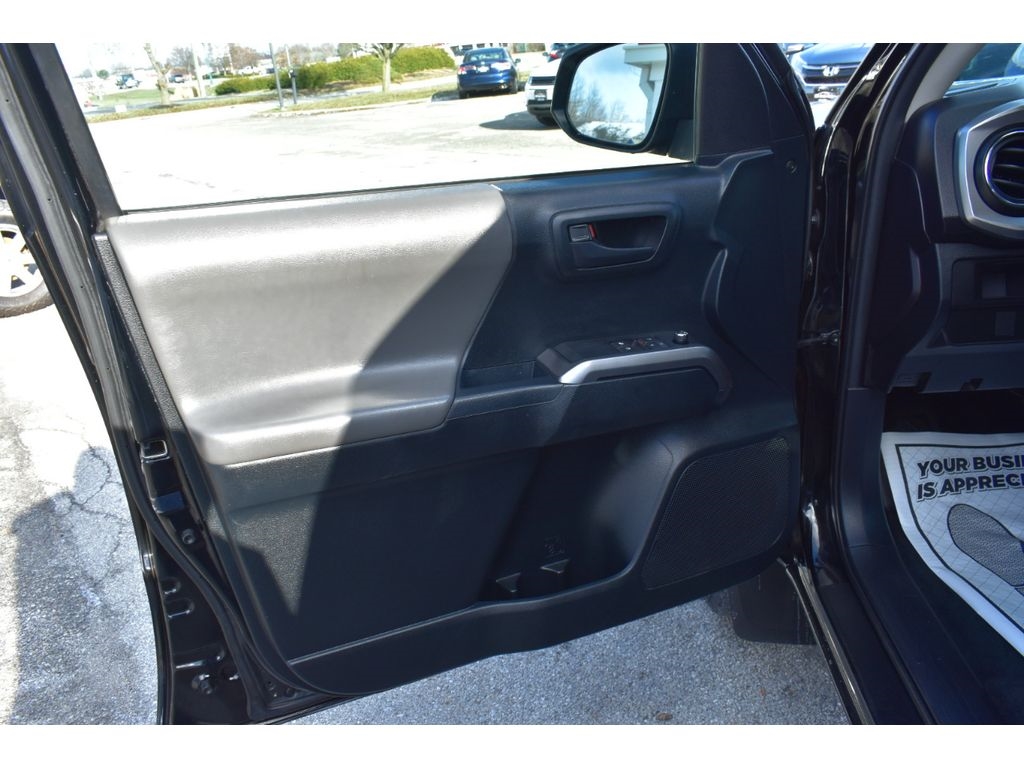 Toyota Tacoma SR5 Access Cab V6 6AT 4WD 2016