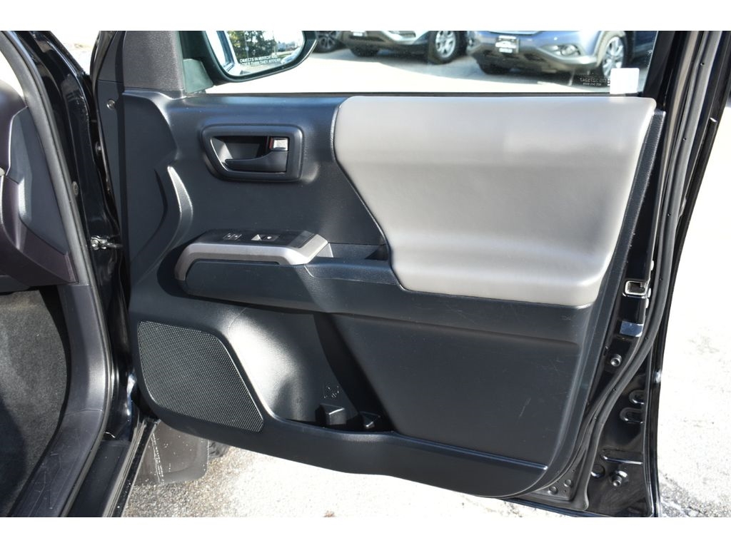 Toyota Tacoma SR5 Access Cab V6 6AT 4WD 2016