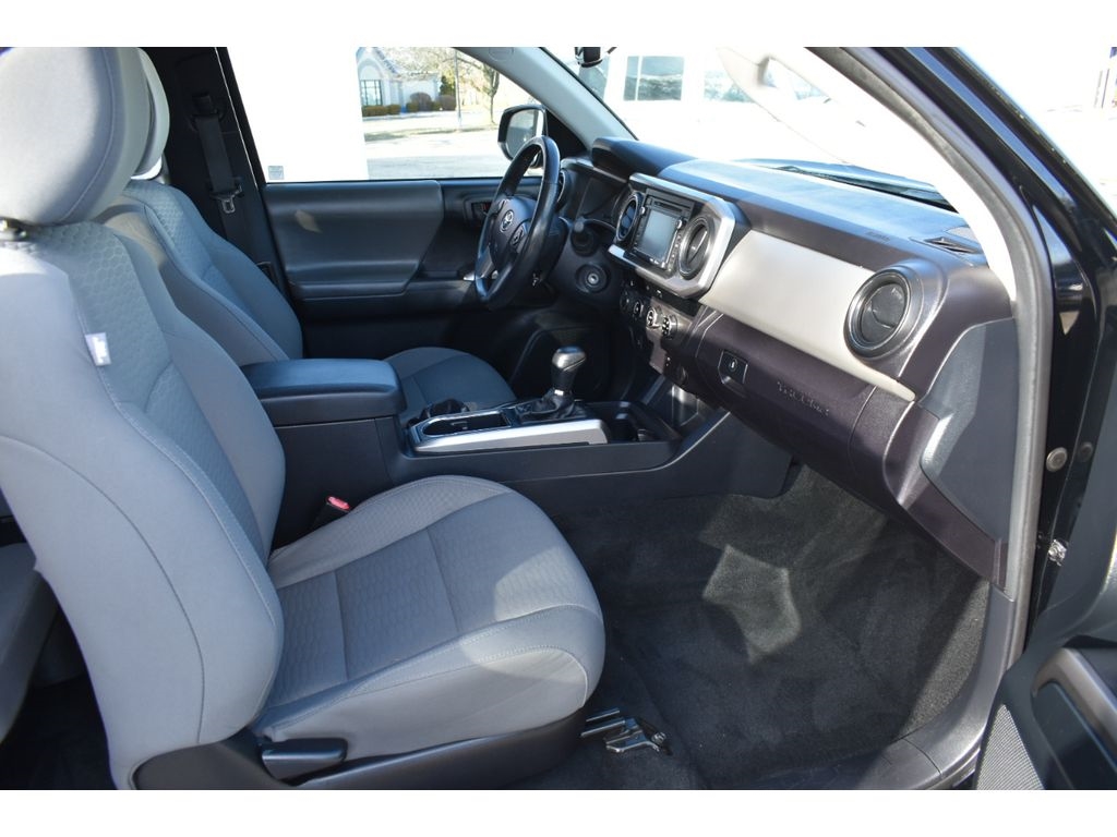 Toyota Tacoma SR5 Access Cab V6 6AT 4WD 2016