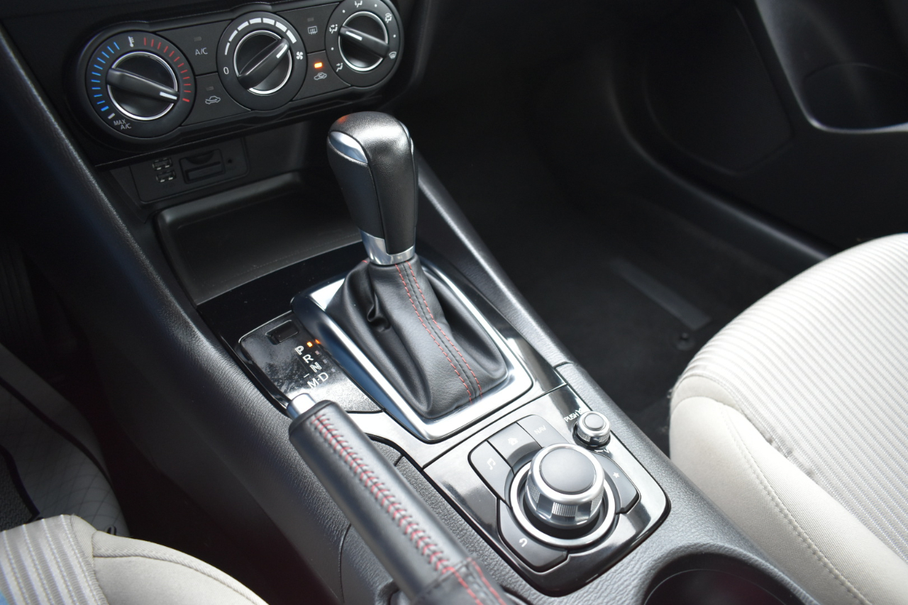 Mazda MAZDA3 i Touring AT 4-Door 2015