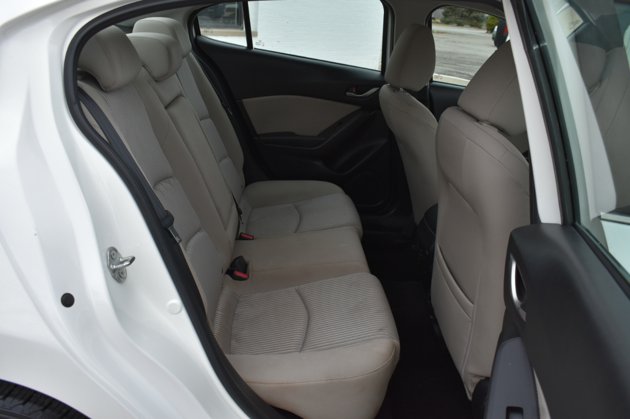 Mazda MAZDA3 i Touring AT 4-Door 2015