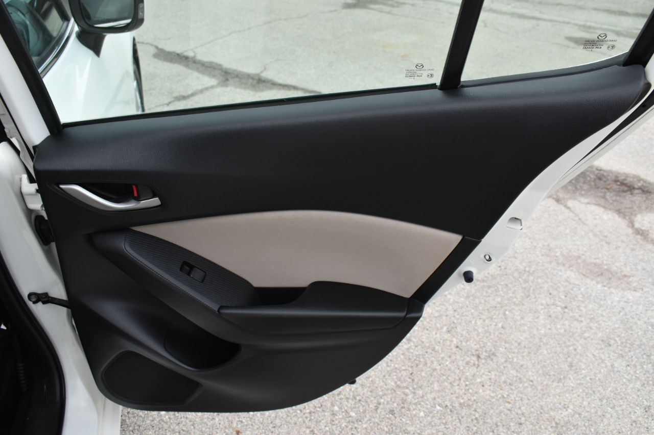 Mazda MAZDA3 i Touring AT 4-Door 2015