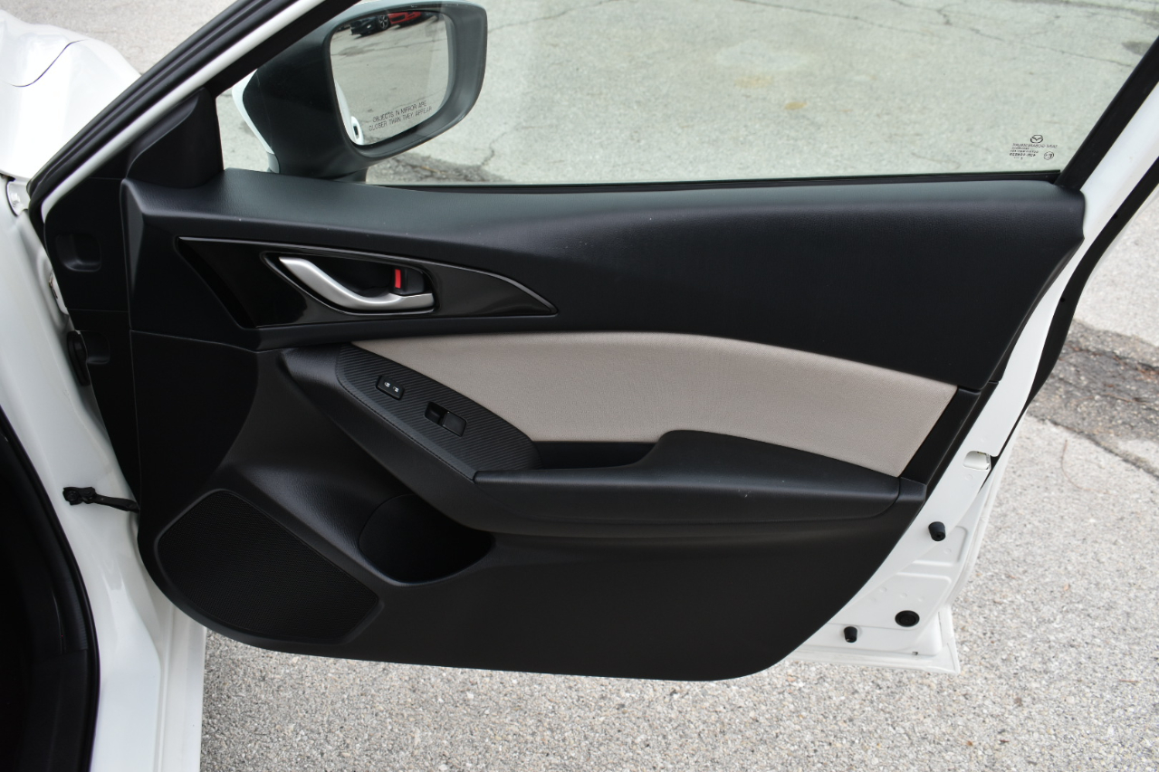 Mazda MAZDA3 i Touring AT 4-Door 2015