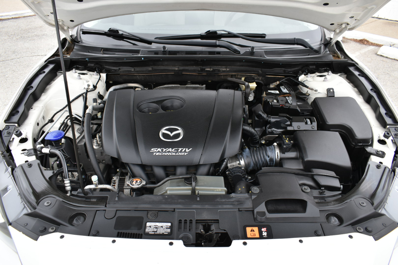 Mazda MAZDA3 i Touring AT 4-Door 2015