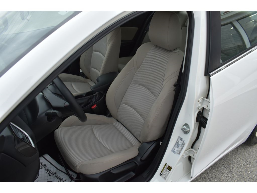 Mazda MAZDA3 i Touring AT 4-Door 2015