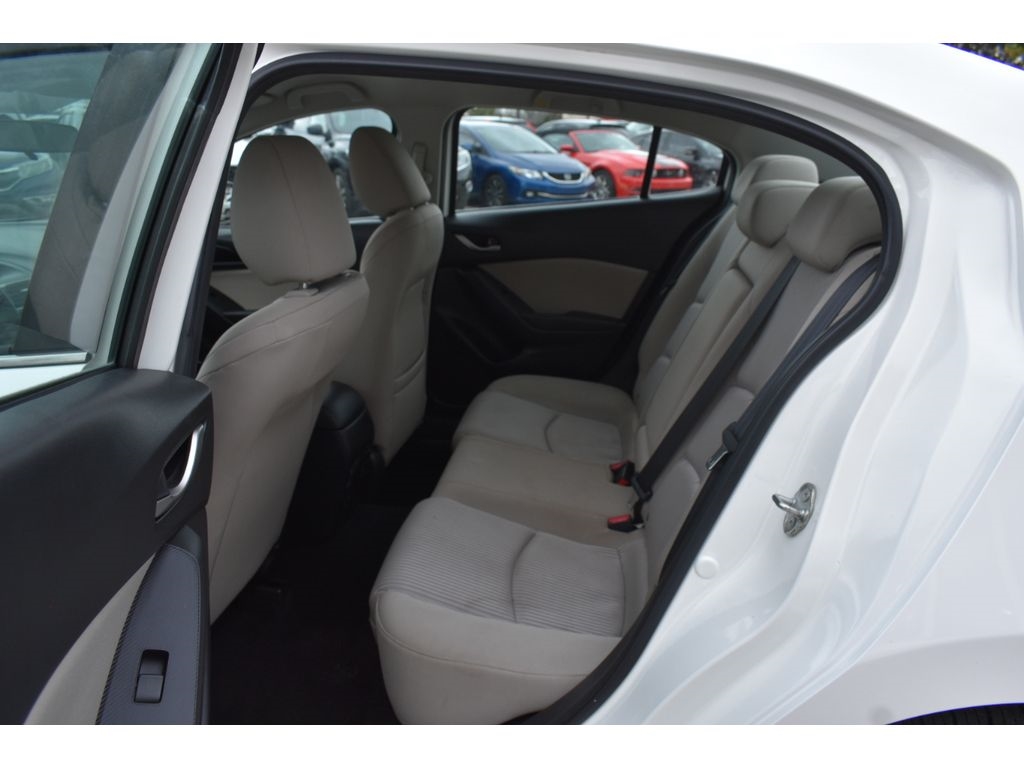 Mazda MAZDA3 i Touring AT 4-Door 2015