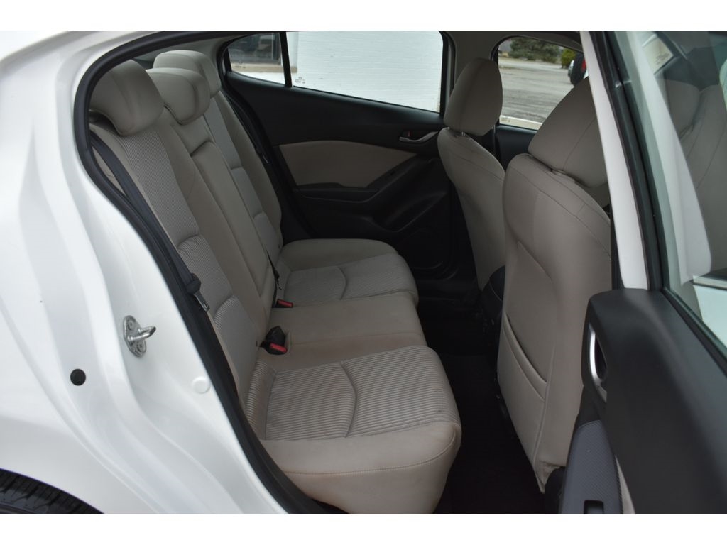 Mazda MAZDA3 i Touring AT 4-Door 2015