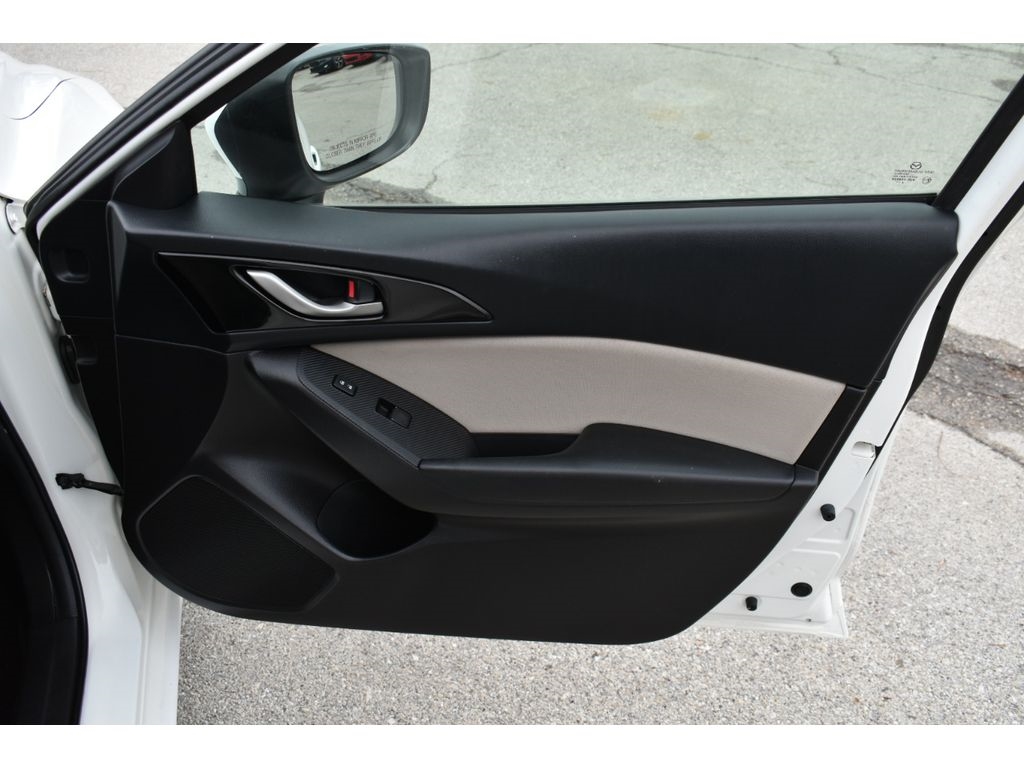 Mazda MAZDA3 i Touring AT 4-Door 2015