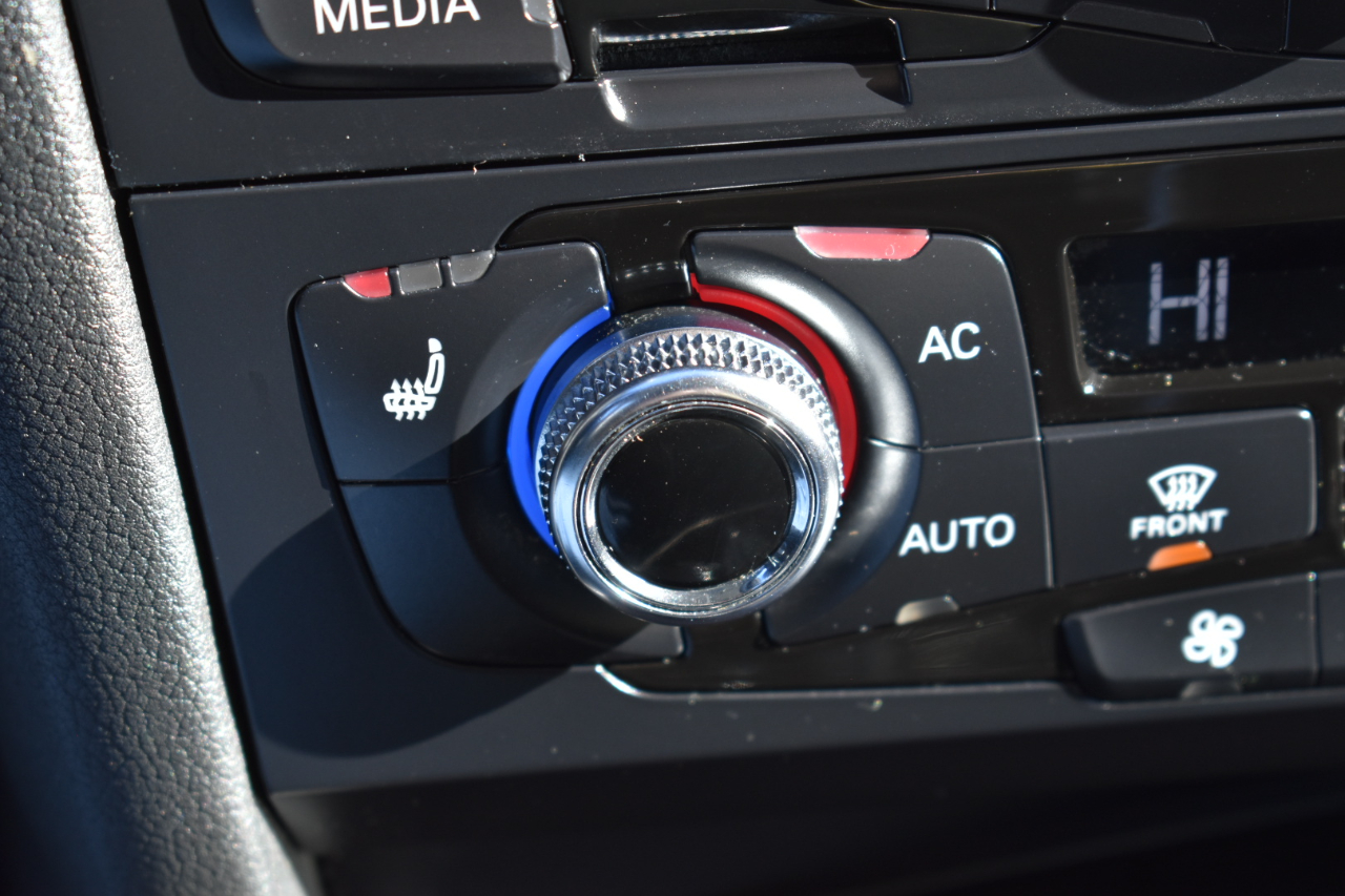 Audi A4 2.0T Premium Plus quattro Sedan AWD 8A 2013