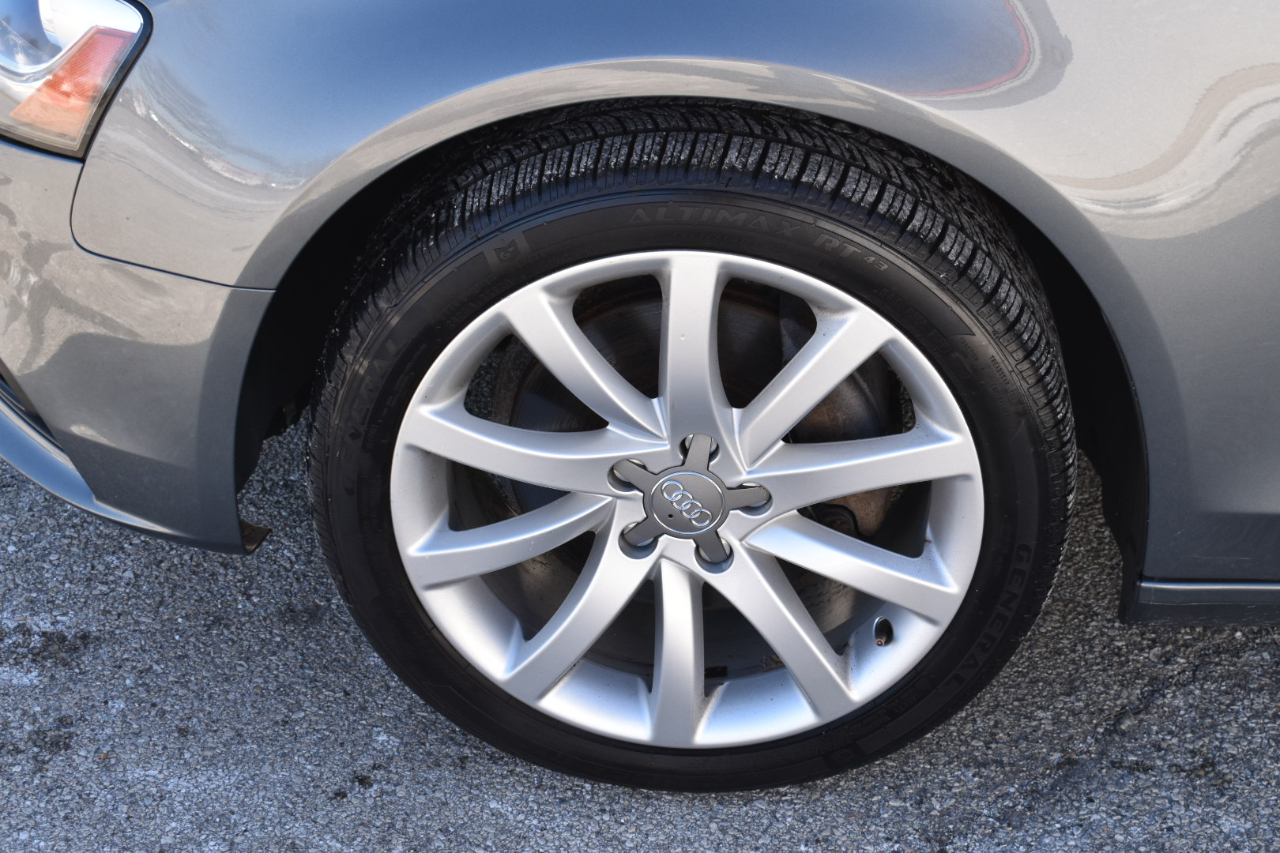 Audi A4 2.0T Premium Plus quattro Sedan AWD 8A 2013