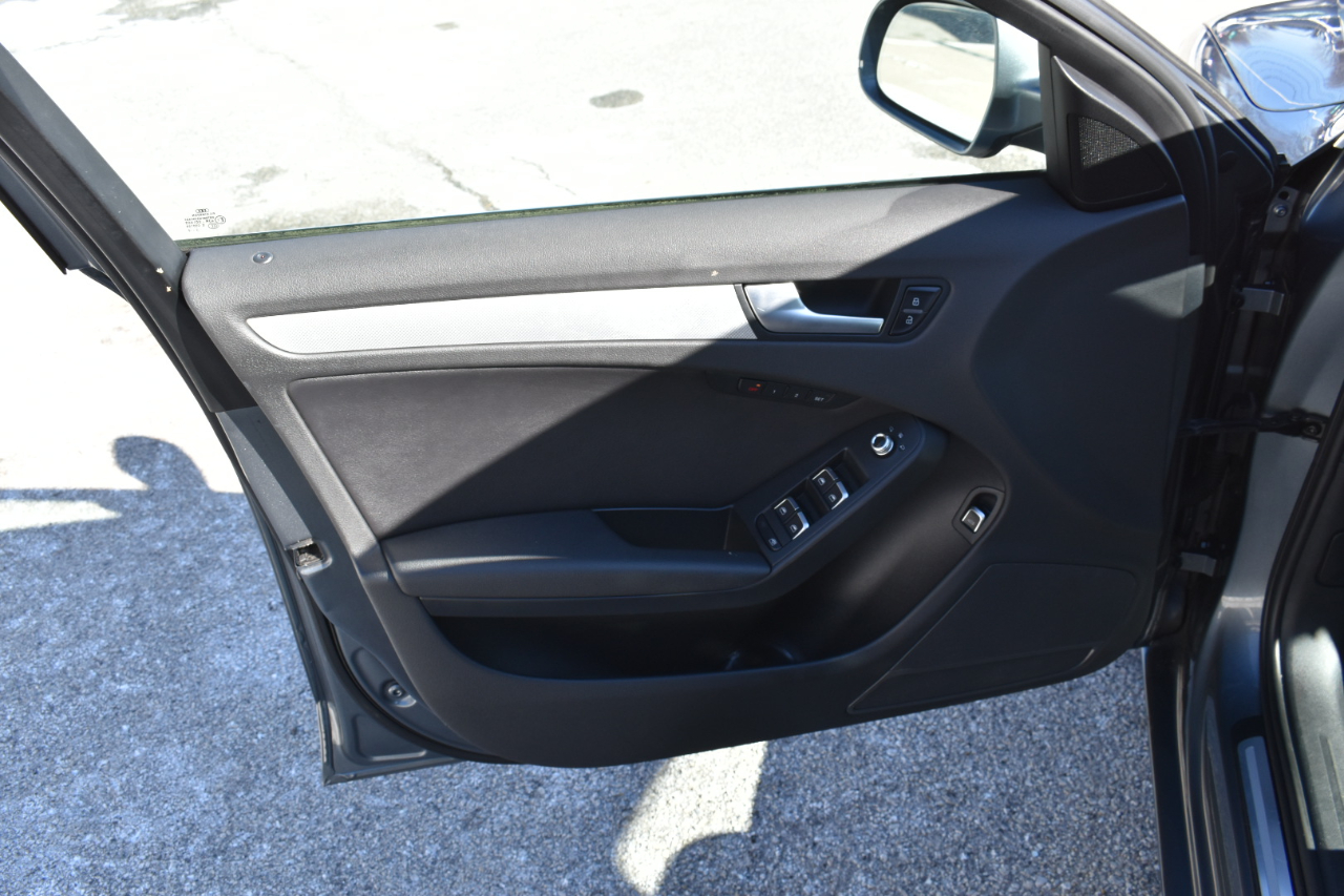 Audi A4 2.0T Premium Plus quattro Sedan AWD 8A 2013