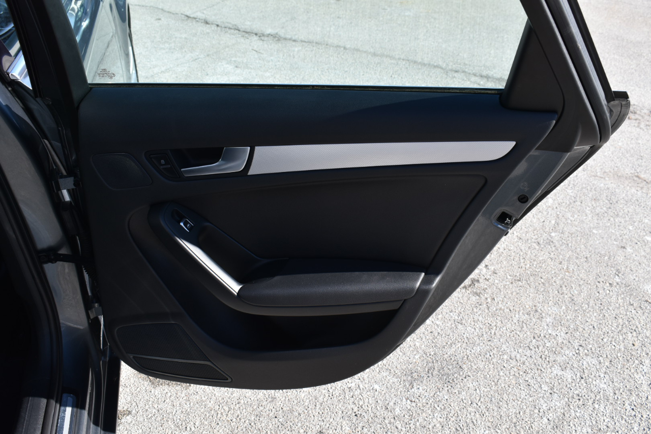 Audi A4 2.0T Premium Plus quattro Sedan AWD 8A 2013