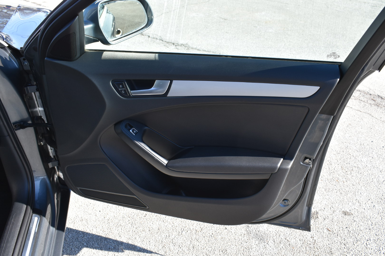 Audi A4 2.0T Premium Plus quattro Sedan AWD 8A 2013