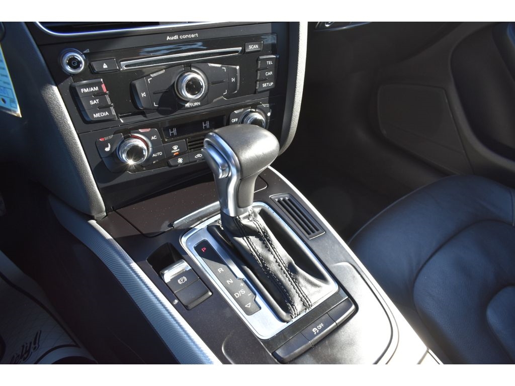 Audi A4 2.0T Premium Plus quattro Sedan AWD 8A 2013