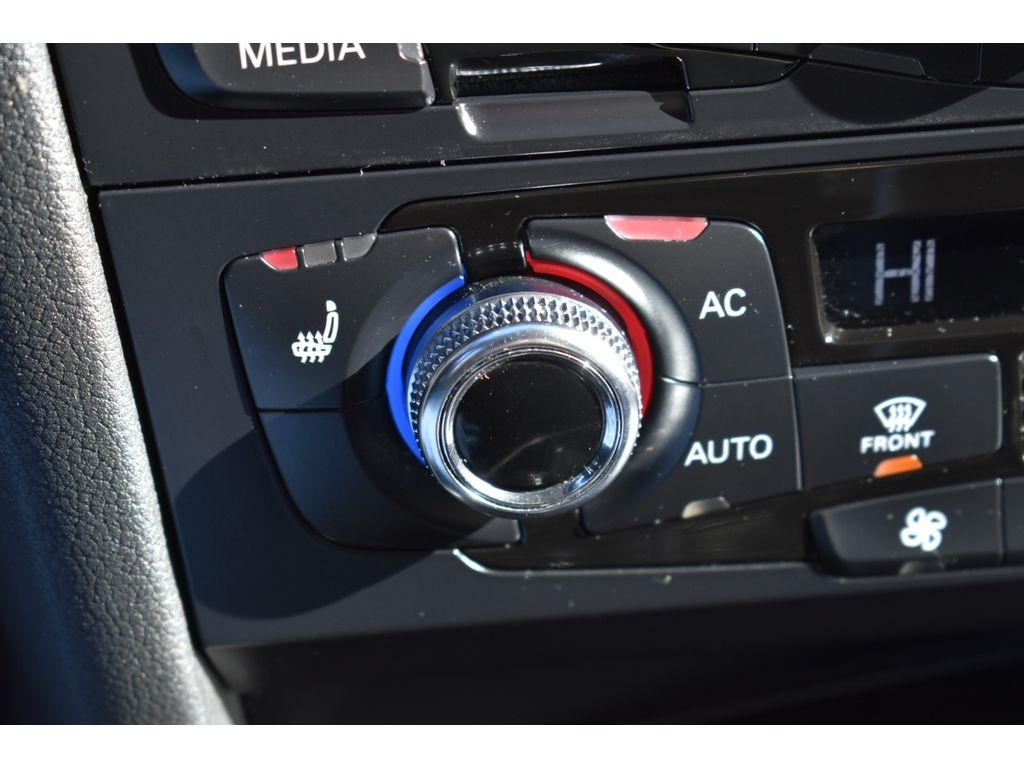 Audi A4 2.0T Premium Plus quattro Sedan AWD 8A 2013