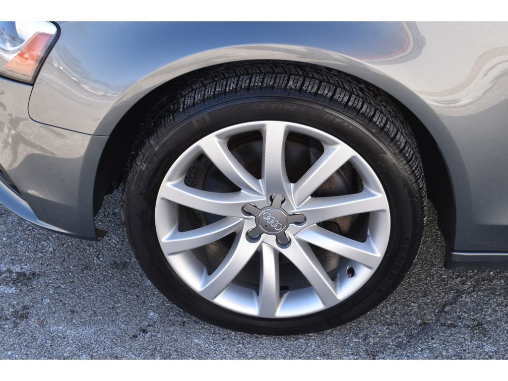 Audi A4 2.0T Premium Plus quattro Sedan AWD 8A 2013